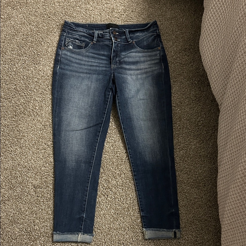 Classic Blue Women's Jeans: LIKE NEW!!